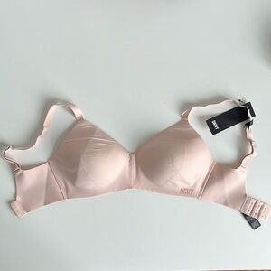 NWT DKNY active comfort bra nude / beige  30D